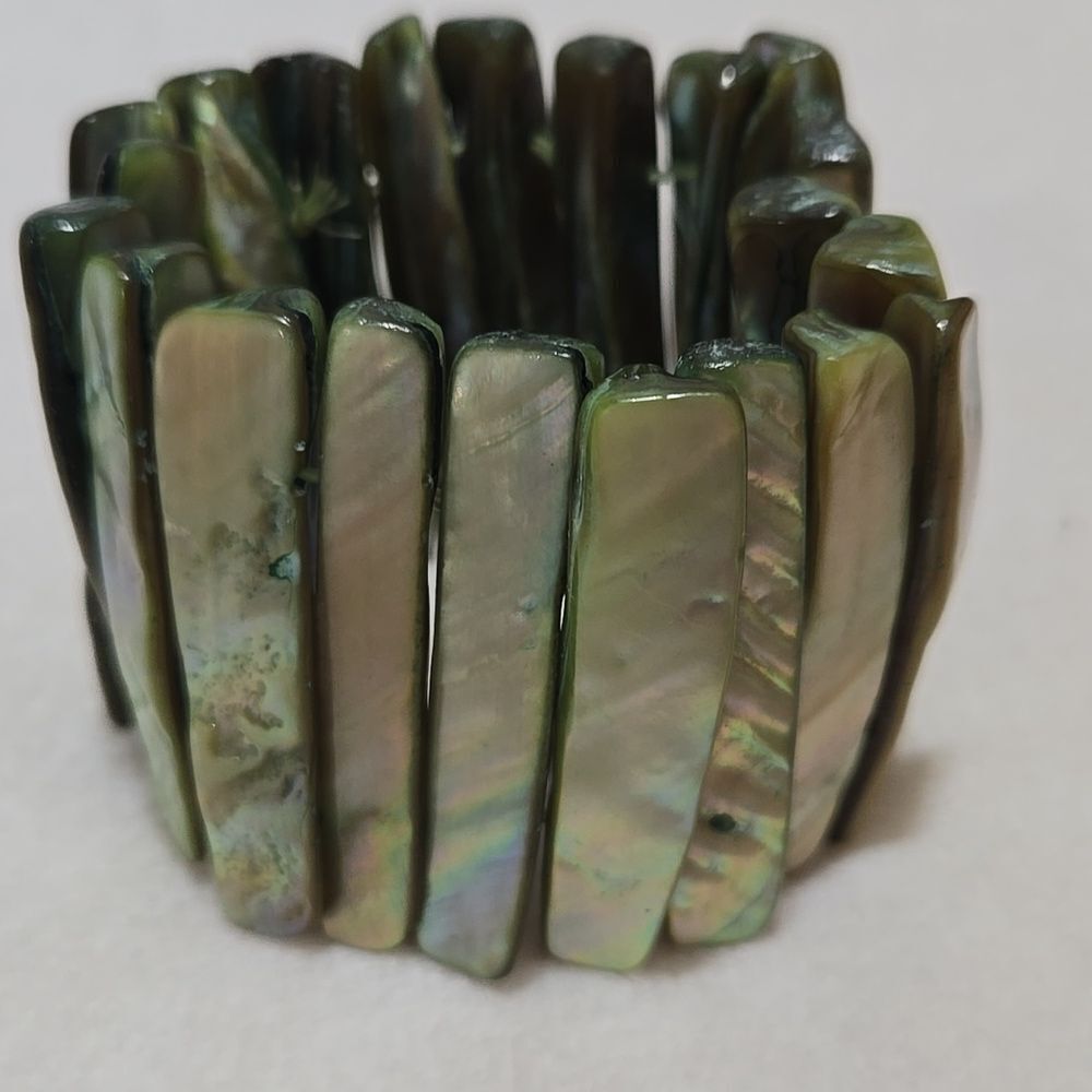 Green Abalone Shell Bracelet - image 7